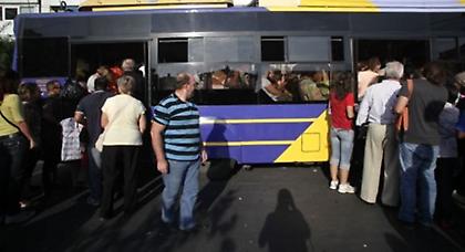 Στον εισαγγελέα ο ελεγκτής και ο οδηγός του τρόλεϊ (video)