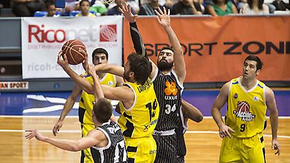 Ανανέωσε με Κανάριας ο Λαμπρόπουλος