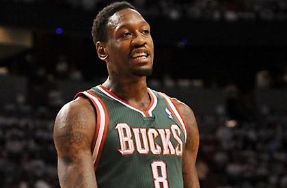 «Έδεσαν» Σάντερς οι Μπακς