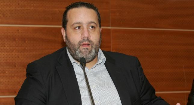 Καραπαπάς: «Μόνοι μας και όλοι τους»