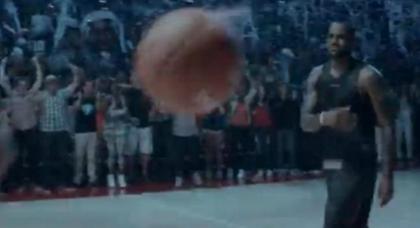 Σε... διαγωνισμό καρφωμάτων ο ΛεΜπρόν