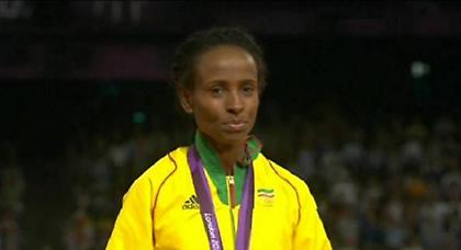 Ότι άξιζαν Ντεφάρ, Χεϊνοβα, Αμπακούμοβα