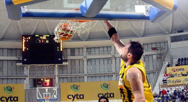 Υπέγραψε ο Σαρικόπουλος