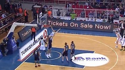 Καλύτερο κάρφωμα ο Μπράμος (video)