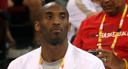 Ο Κόμπε Μπράιαντ παίζει πιάνο (Video)