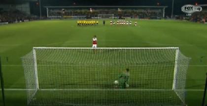 Πρόκριση από τα… οπίσθια του γκολκίπερ