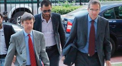 Ζητούν τα κλειδιά του κράτους