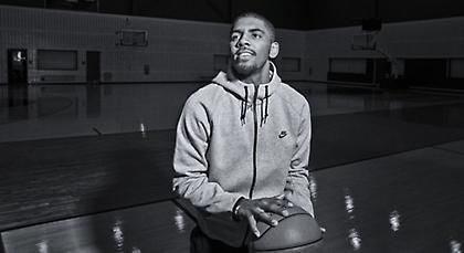 Οι αθλητές της Nike παρουσιάζουν τη συλλογή Tech Pack/Tech Fleece