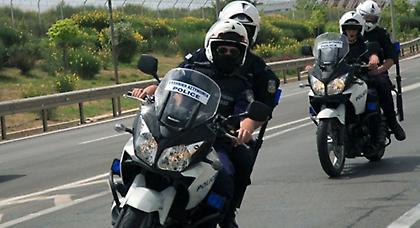 Φυγόδικοι συνελήφθησαν μετά από καταδίωξη στην Αθηνών-Πατρών