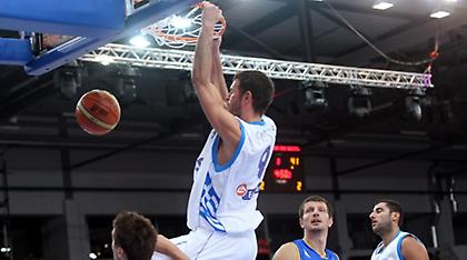 Γαλανόλευκες πρεμιέρες