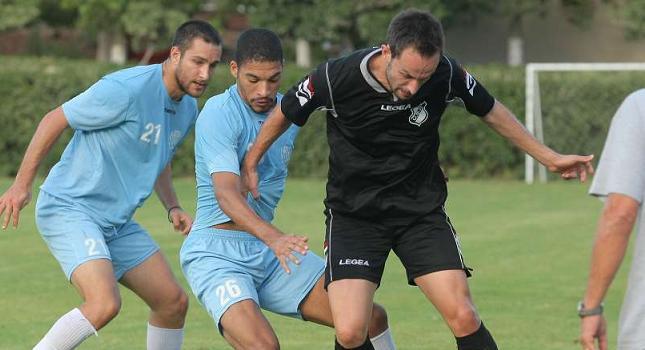 Τα έβαλε μαζεμένα