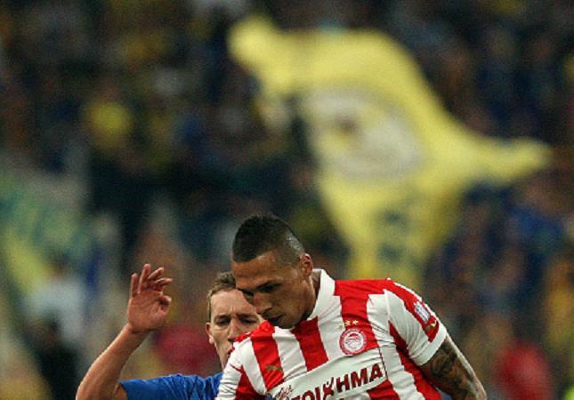 Επιμένουν για Χολέβας