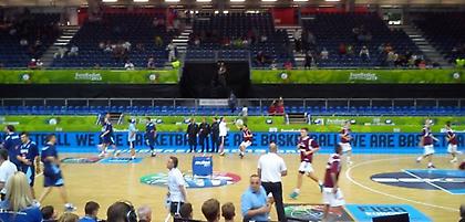 Λετονοί με το δεξί