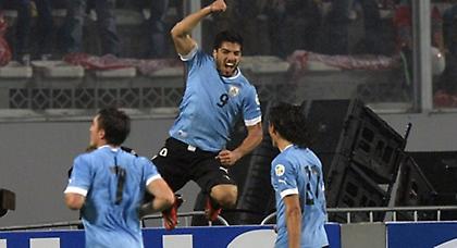 «Δαγκώνει» ακόμη ο Σουάρες (video)