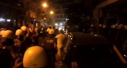 Ένταση στην Καμάρα ανάμεσα σε διαδηλωτές και ΜΑΤ