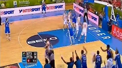 Μπουνιά του «Παπ» στον διαιτητή (video)