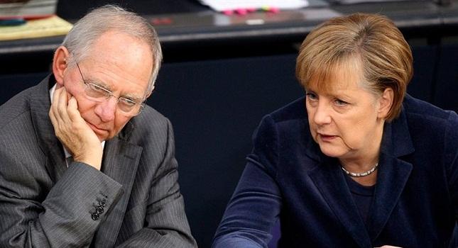 Πρωτογενές πλεόνασμα και επιστροφή της Ελλάδας στην ανάπτυξη βλέπει ο Σόιμπλε