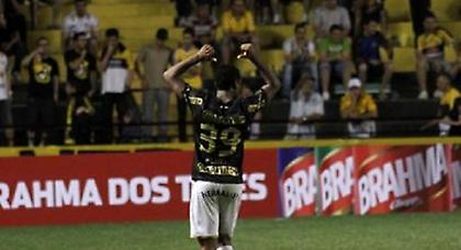 Νίκες για τους πρωτοπόρους στη Βραζιλία