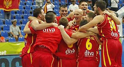 Με ψηλά το κεφάλι