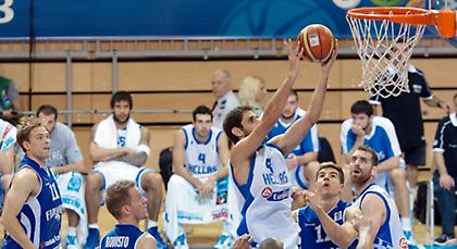 Μας «καρφώνουν» οι αριθμοί