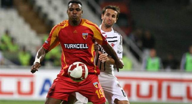 «Τελειώνει» με Μακουκούλα