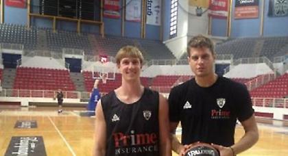 Η ώρα των υπογραφών…