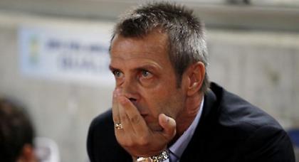 Στην… έξοδο ο Νιόπλιας