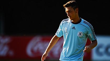 «Ζεσταίνεται» ο Εζίλ