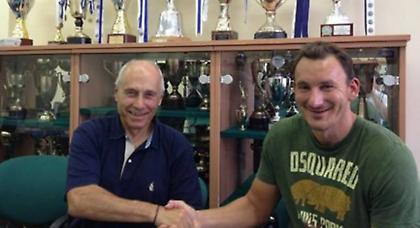 «Πράσινος» ο Κομάντινα