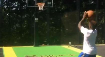 Δεν ξεκουράζεται ο Ρόμπινσον...