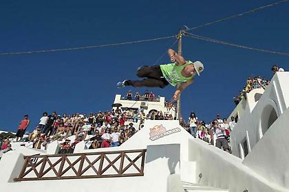 Αποθέωση για το Red Bull Art of Motion, χθες στη Σαντορίνη