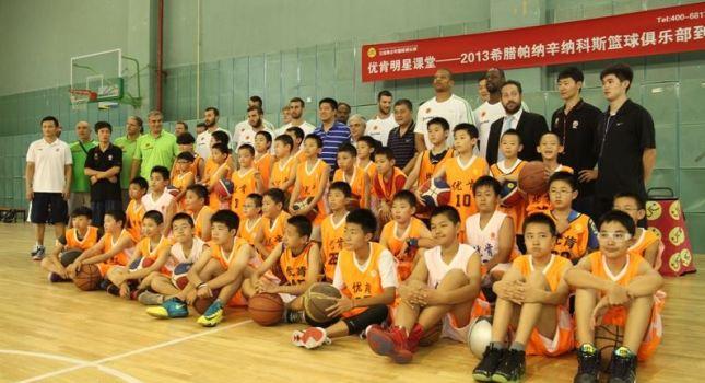 Οι παίκτες του Παναθηναϊκού σε ρόλο… δασκάλου (video)