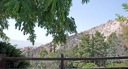 Βγάζουν τον μαθητή από τη σπηλιά που έπεσε στο Αττικό Άλσος