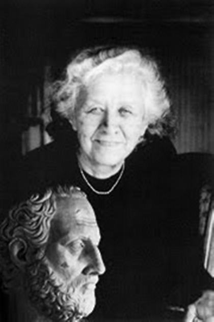 Πλατεία Ζακλίν ντε Ρομιγί, στο Θησείο