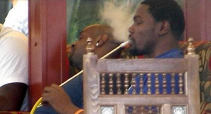 Ο Κέβιν Ντουράντ και οι σούπερ σταρ καπνιστές