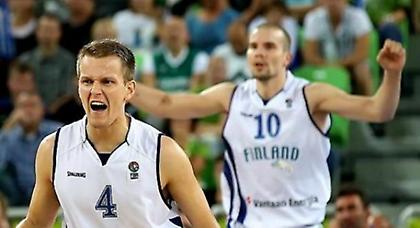 Με ψηλά το κεφάλι και... show η Φινλανδία