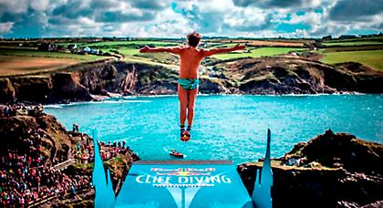 Κυρίαρχος στην έδρα του