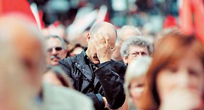 Στο 27,1% η ανεργία το β' τρίμηνο