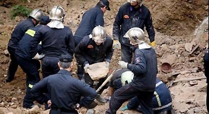 Νεκρός ανασύρθηκε ο εργάτης που καταπλακώθηκε στη Λεωφόρο Μαραθώνος