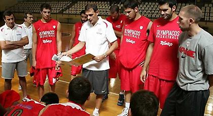 Όλο και... ρολάρει ο Ολυμπιακός (video)