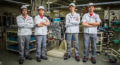 Πόσοι μηχανικοί φτιάχνουν τον V6 του Nissan GT-R;