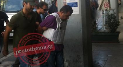 Στη φυλακή ο δολοφόνος του Παύλου Φύσσα, μετά την απολογία του στον ανακριτή