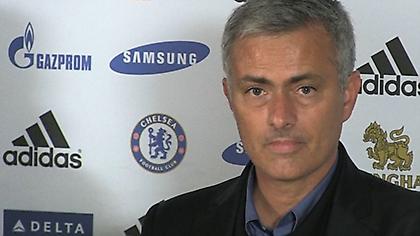 Μουρίνιο: «Δεν βλέπω κανέναν από πάνω μας...»