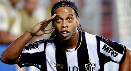 Τα κάνει όλα ο Ροναλντίνιο (video)