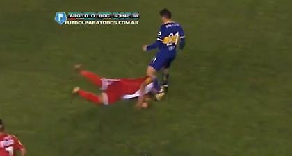 Τάκλιν με το κεφάλι! (video)