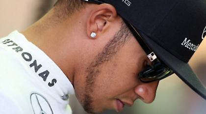 Στο πλευρό του Φέτελ, ο Χάμιλτον