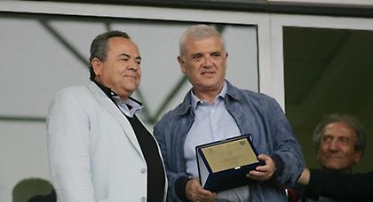 «Ακέφαλος» λόγω… ΑΕΚ ο Μανδραϊκός