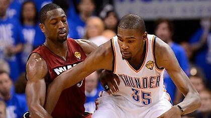 «Καρφιά» Ουέιντ-Ντουράντ μέσω Twitter