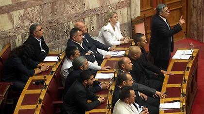 Διαρροές περί παραίτησης της ΚΟ της Χρυσής Αυγής για να προκληθούν εκλογές