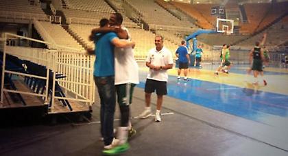 Φιλιούνται, αγκαλιάζονται στον Παναθηναϊκό